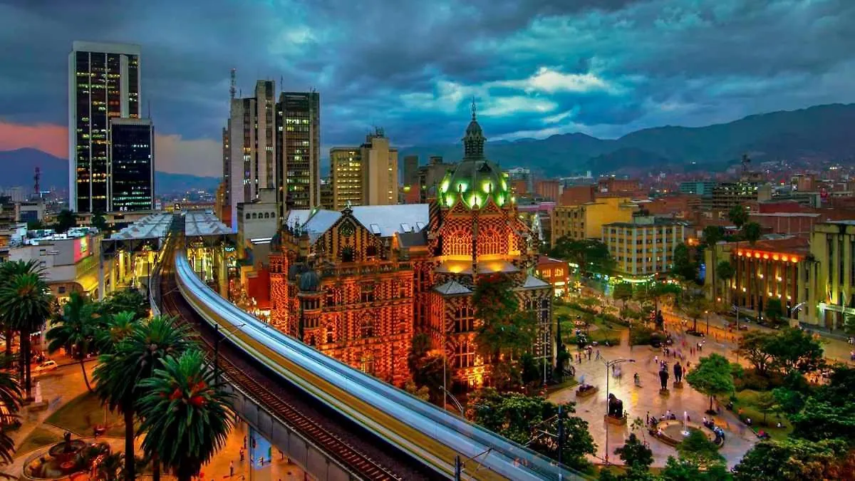 Apartment Centro! San Lorenzo - Downtown - Apartaestudio Familiar Medellin